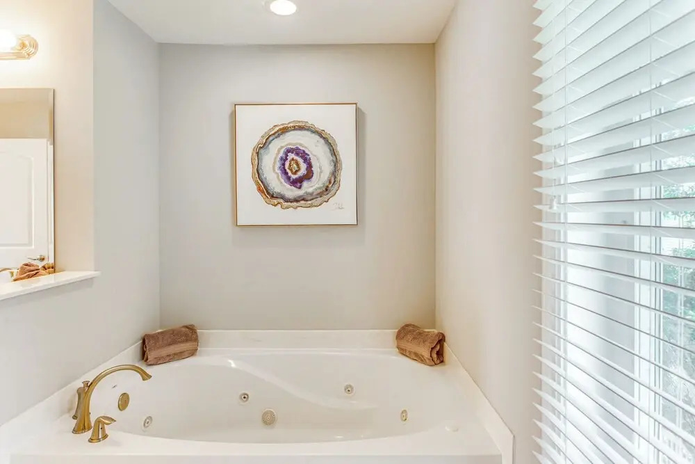 Walk to Ocean: Myrtle Beach Townhome w/ Balcony!