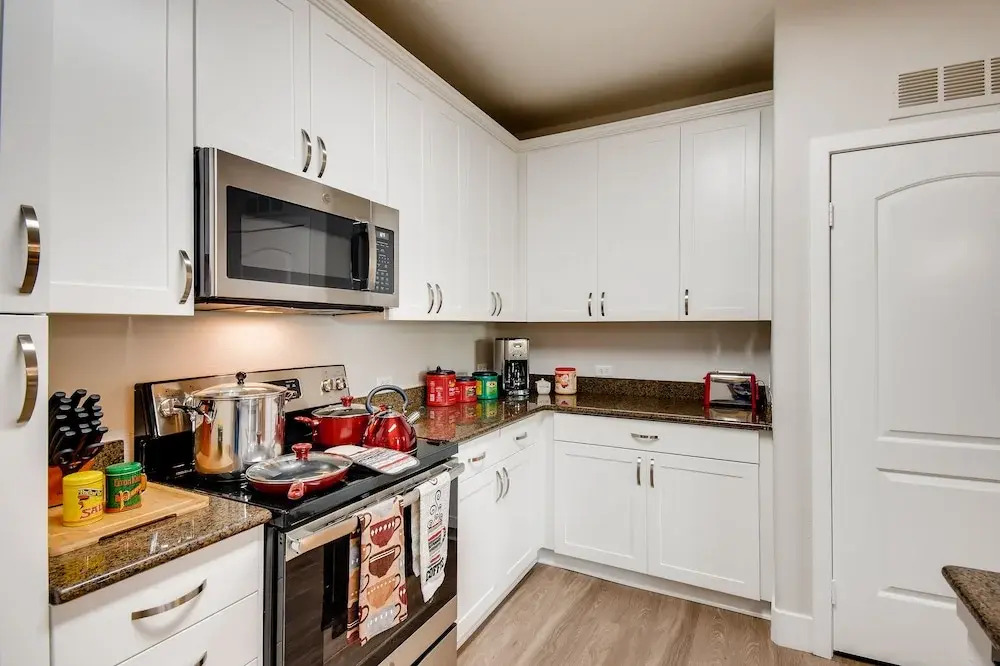 Spectacular Coffee Theme - Fast Wifi - Work Area - 2BR/2.5 Bath - Free Parking! (FV8)