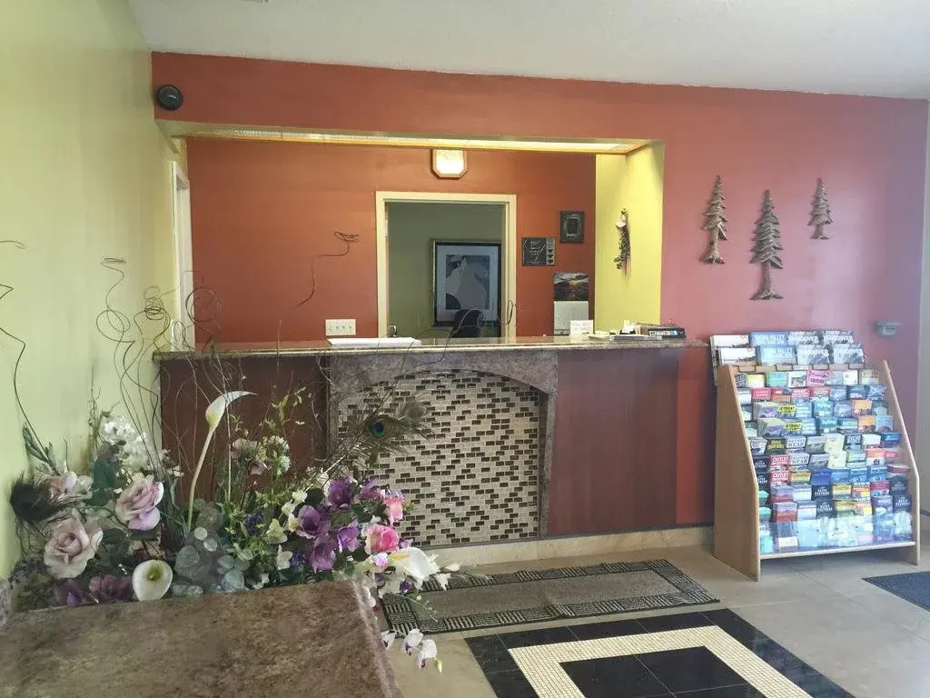 Timberland Inn & Suites