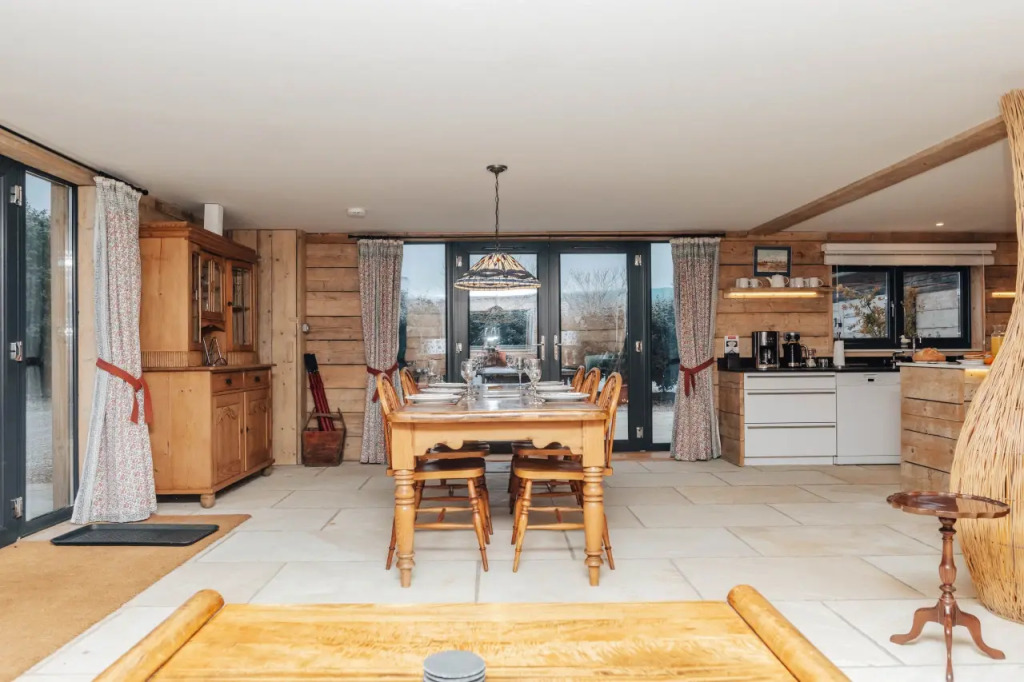 Owl Barn in Oxford With 5 Bedrooms and 5 Bathrooms