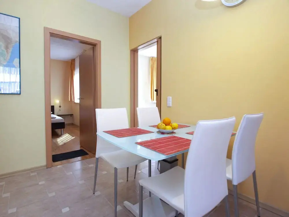 Apartment 1840