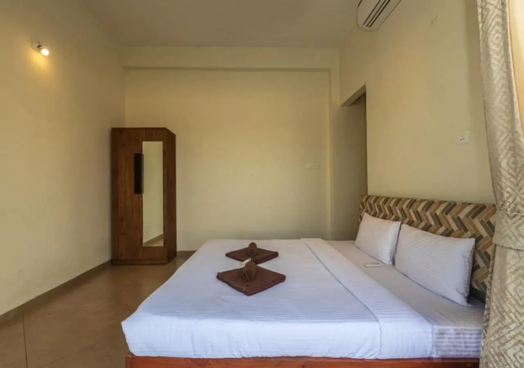 Saffronstays Fred