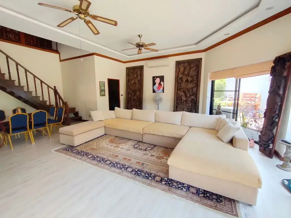 LUXURIOUS VIEW TALAY VILLA - PATTAYA HOLIDAY HOUSE