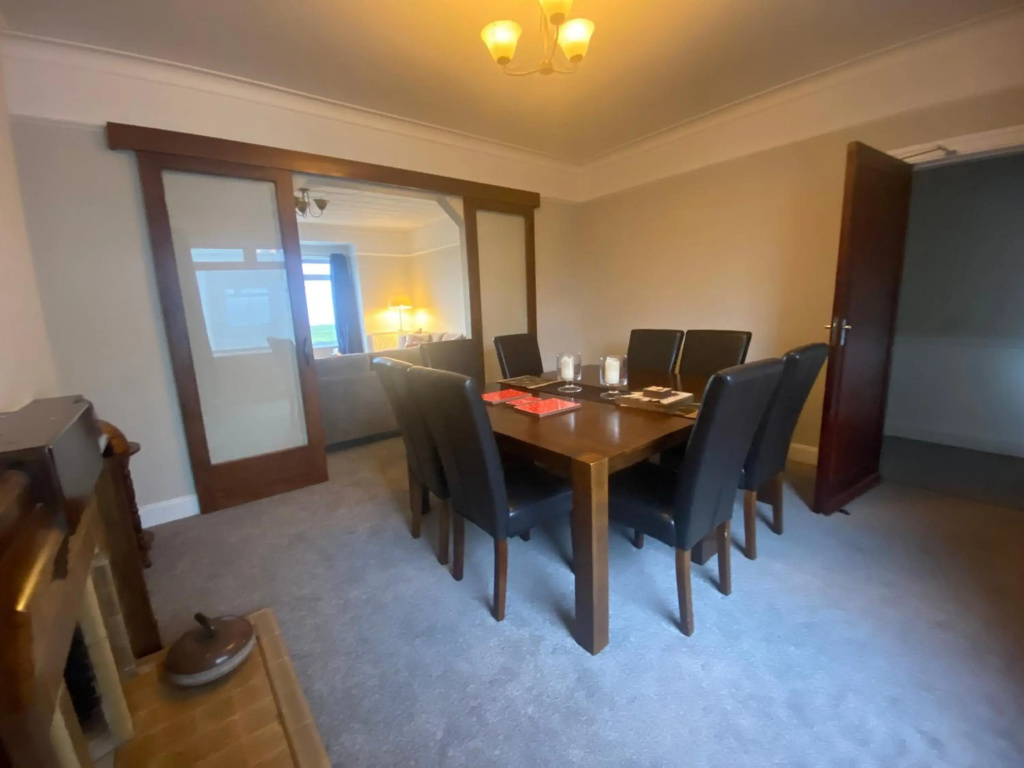 Amazing views across the Moray Firth, Private Suntrap Patio, 200m from the Beach, off street parking!