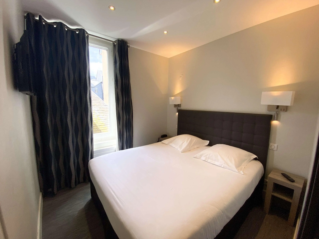 Best Western Le Cheval Blanc -Vue sur le port-plein centre ville
