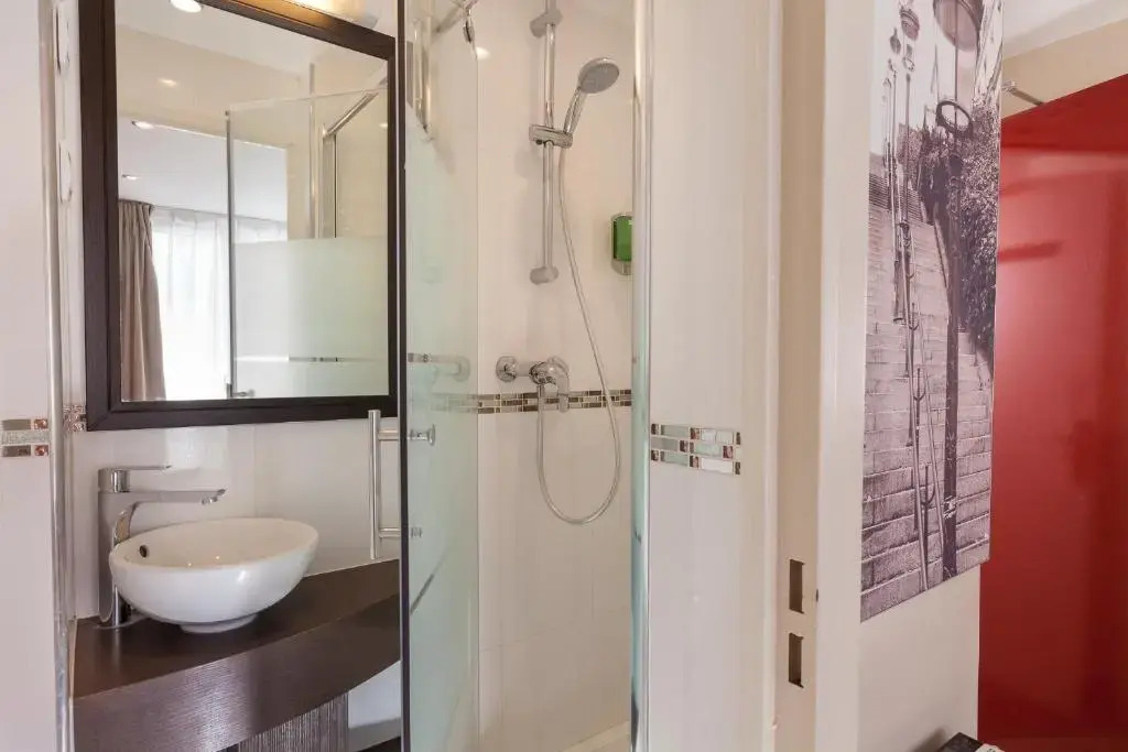 Hotel Apolonia Paris Montmartre; Sure Hotel Collection by Best Western