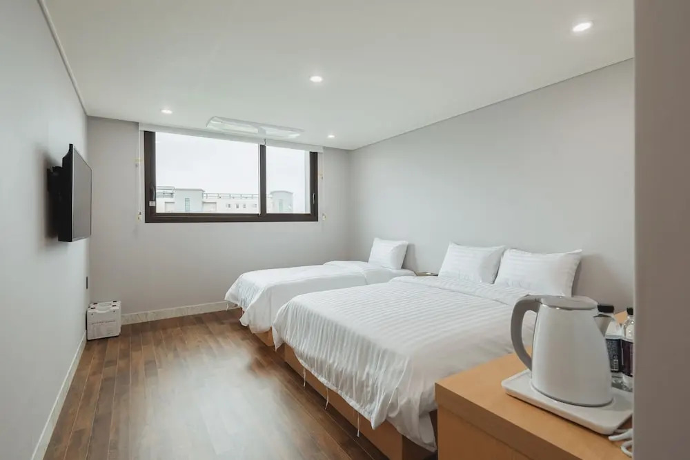Aroomi Hotel Hyupjae