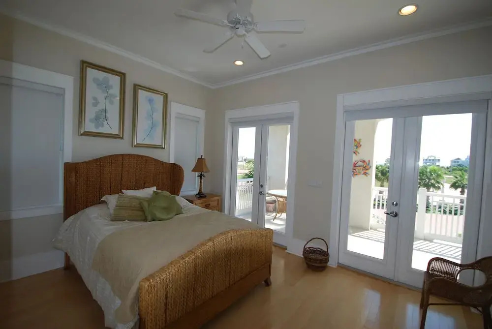 Kokopelli - Bay Front / Marina Front 3 Bedroom Townhouse by RedAwning