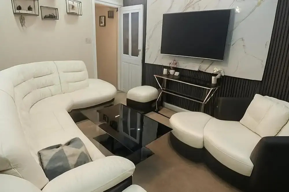 House-sleeps 5 Person -etihad Stadium 15 min Drive