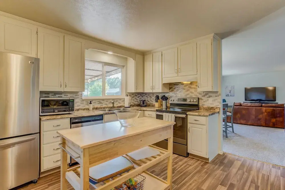 5BR Garden of the Gods is Across the Street!