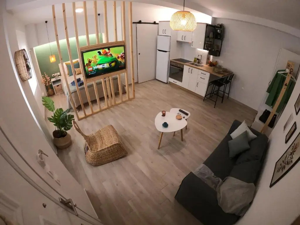roomaki -tasteful studio in the center w/ parking