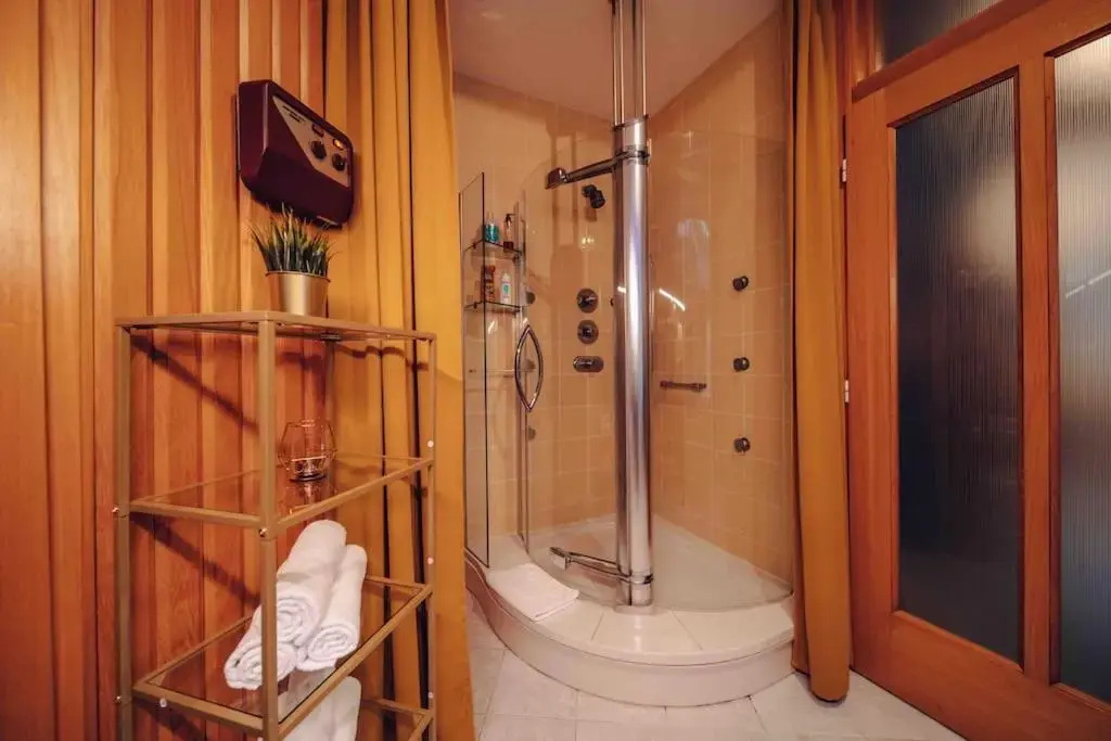 Wagner Stays - Bonni - Unique apartment with private pool, cinema, SPA