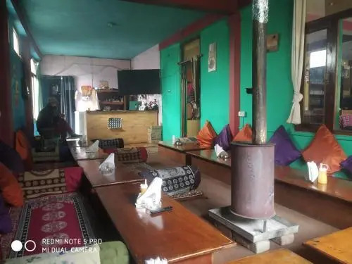 Non Stop Cafe Hostel & Stay