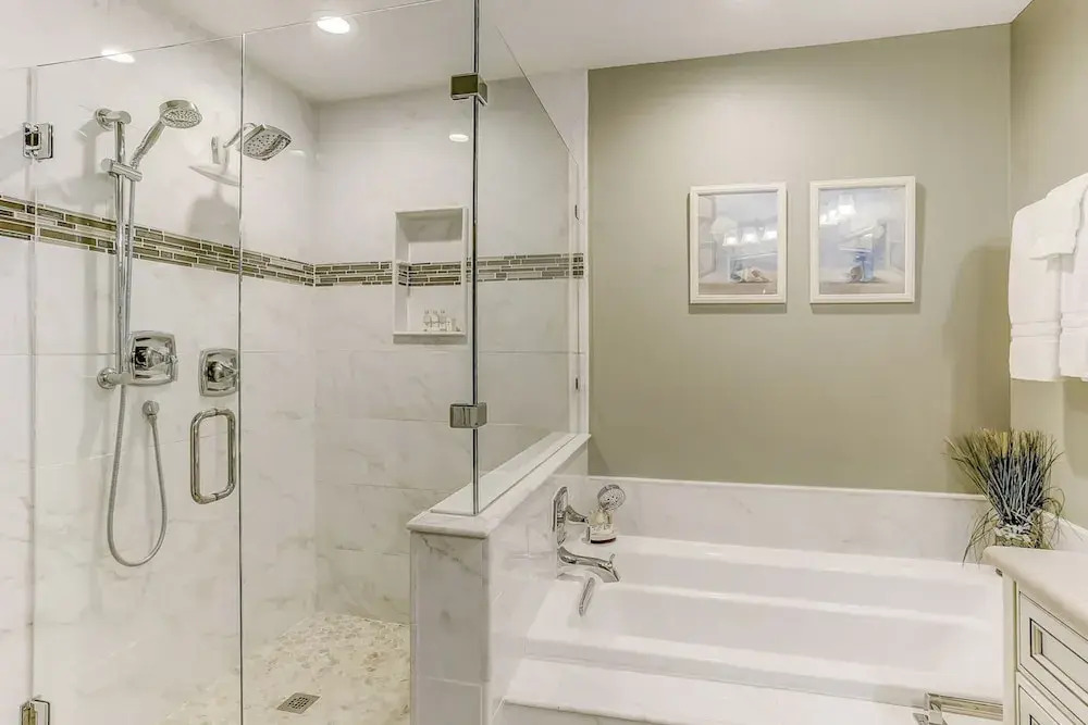 Oceanfront 5th-floor Condo With Balcony, Gorgeous Views & Pool Access