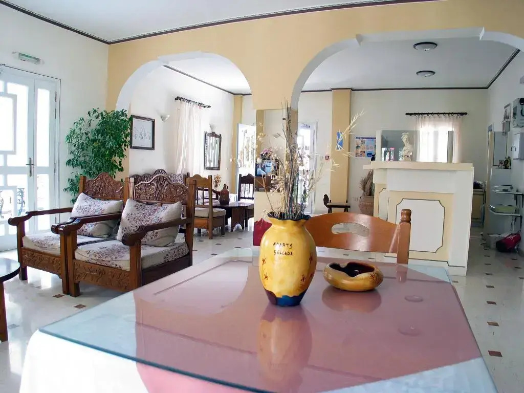 Sellada Apartments