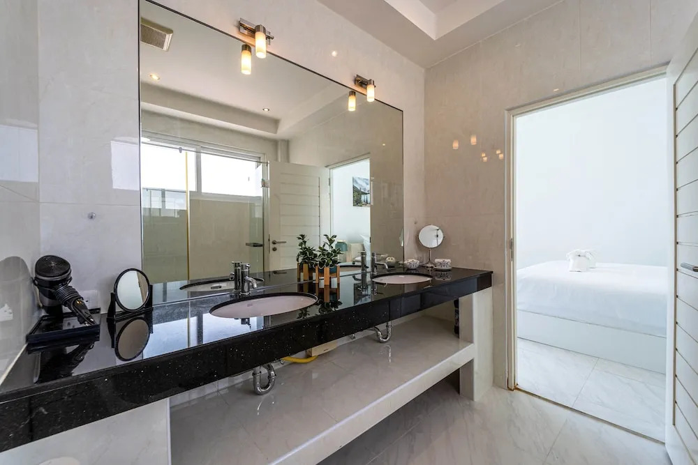 Modern Large 2 Bedroom Pool Villa PV2