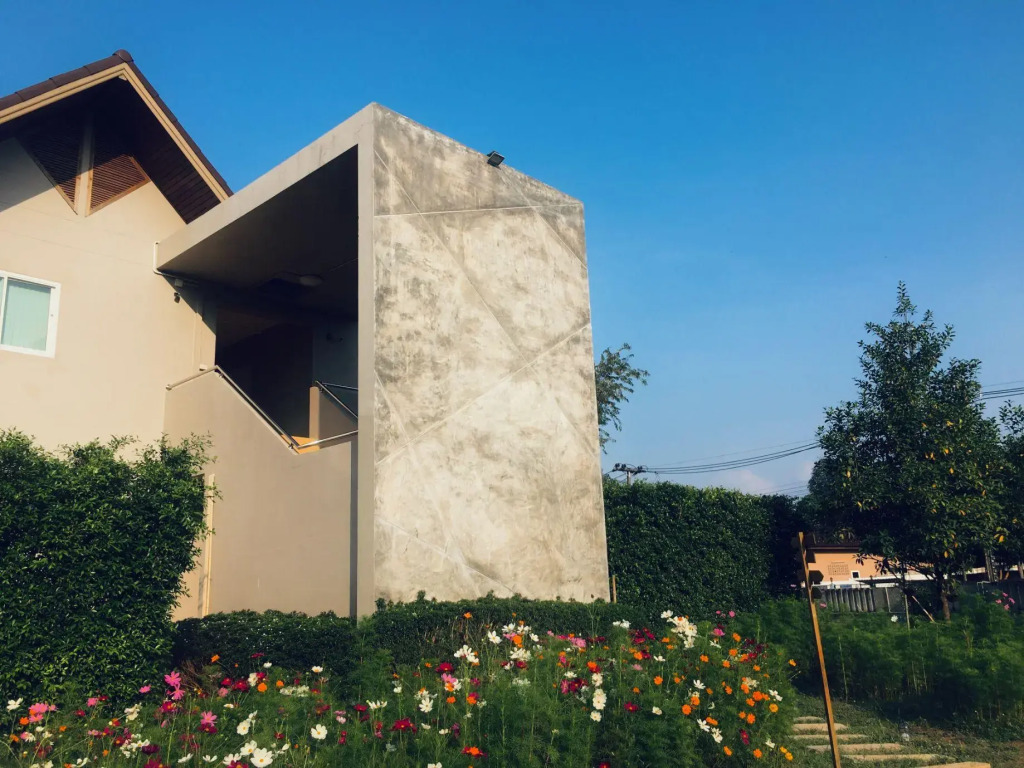 Shanti-Retreat Hotel