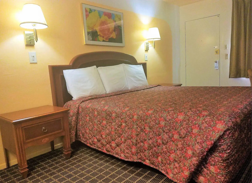 Ramblin Rose Motel