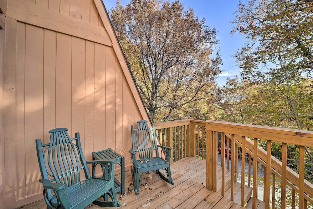 < 1 Mi to Beech Mtn Ski! Condo w/ Hot Tub Access