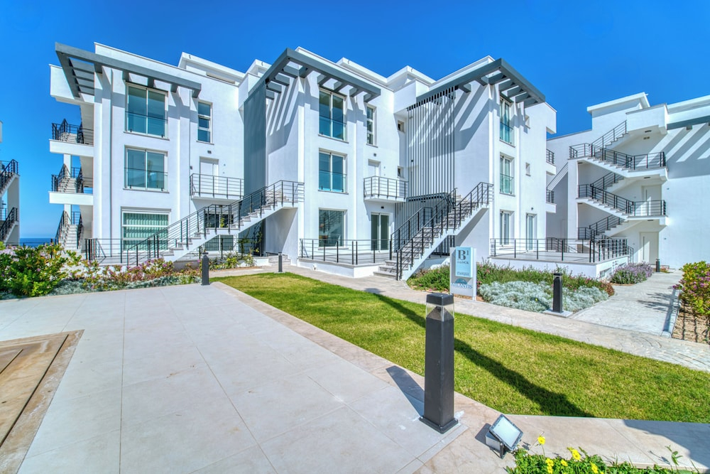 Atlantis Malibu by Carrington