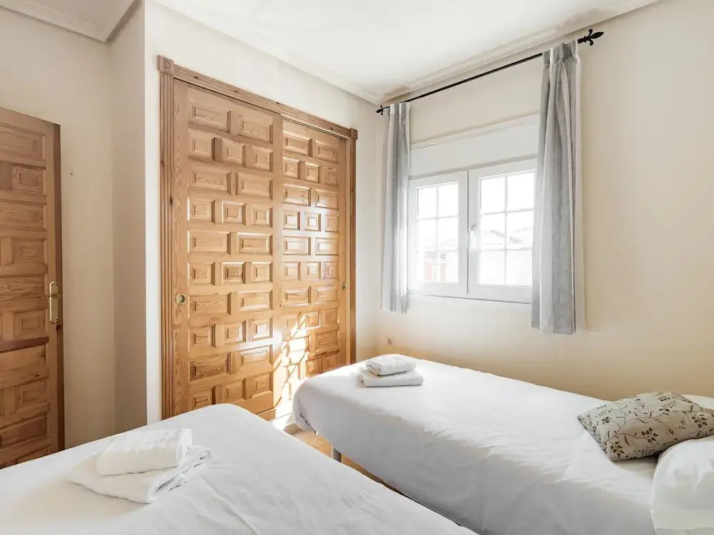 Serene Holiday Home in Baños y Mendigo With Swimming Pool