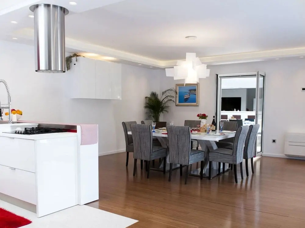 Modern Apartment with Private Pool in Split