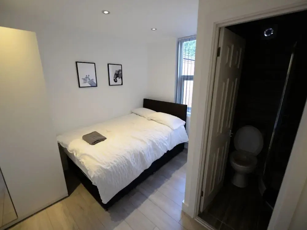 Contemporary Holiday Home in Coventry Near Fargo Village