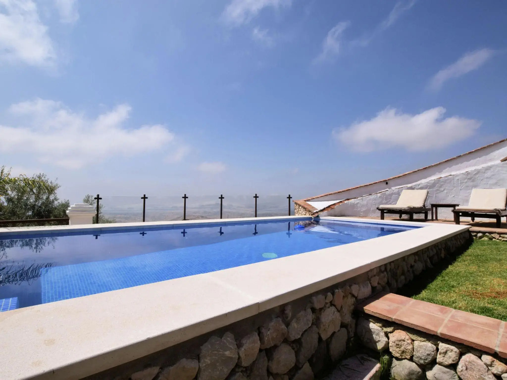 Lovely Holiday Home in Villanueva de la Concepción with Pool