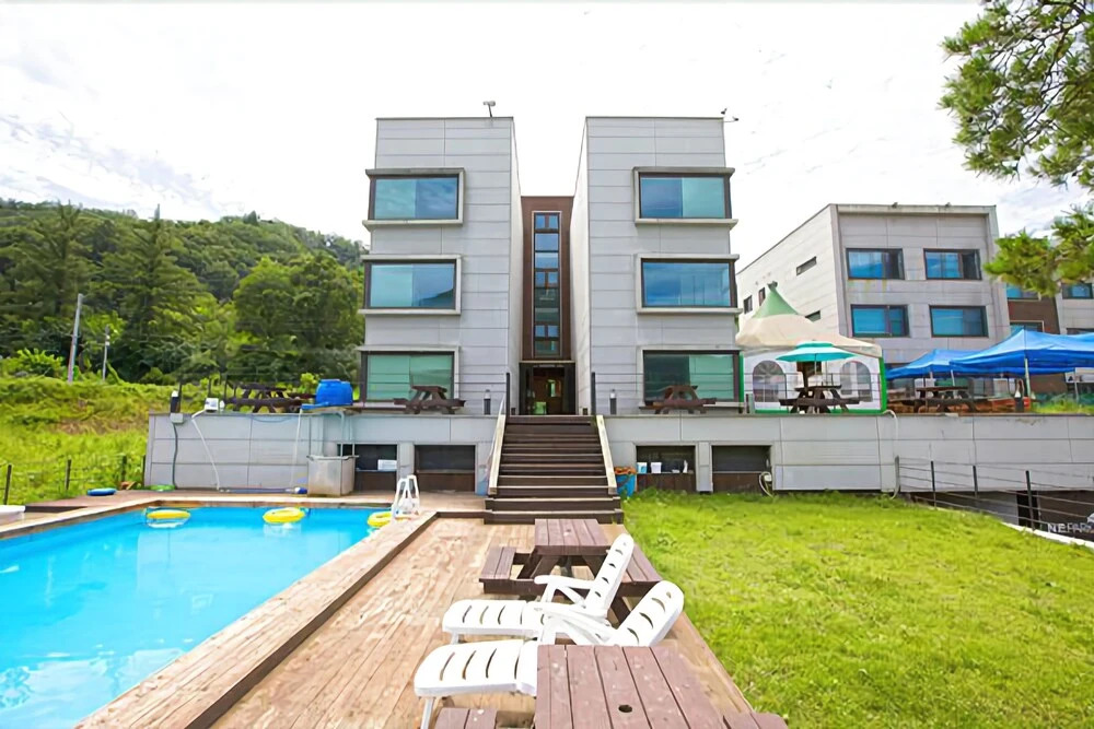 Chuncheon N.e. Park Pension