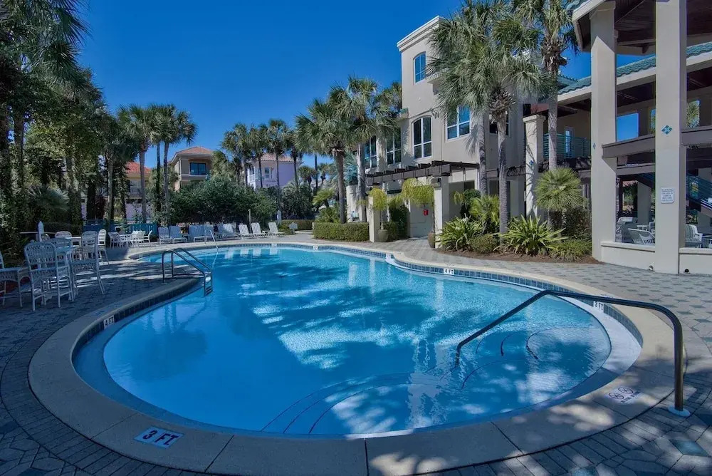 Gulf Front, Pool, Hot Tub- 2 Kitchens - Elevator