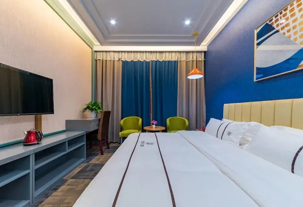 Love Home Theme Hotel Kunming Airport