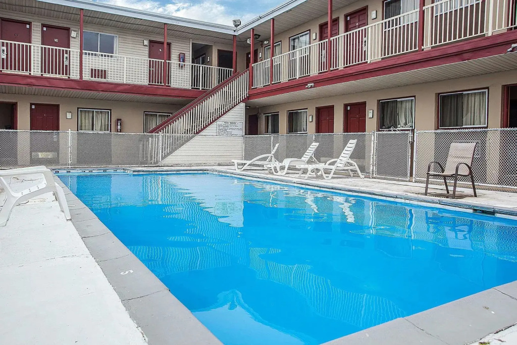 Flamingo Inn