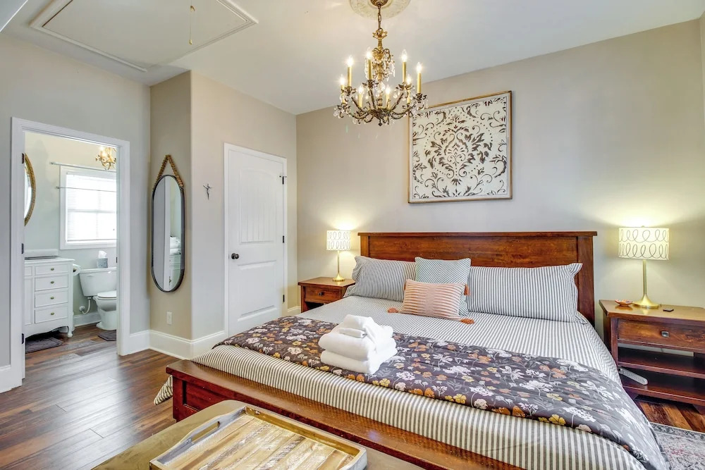 Cozy Savannah Vacation Rental w/ Fenced Courtyard!
