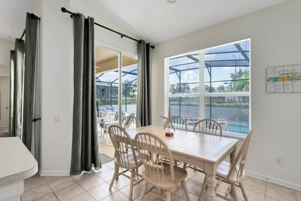 4 Bedroom 3 Bath South Facing Pool Spa Villa villa