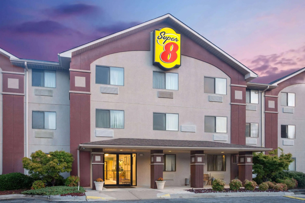 Super 8 by Wyndham Lynchburg VA