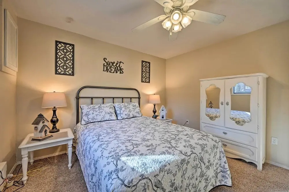 Pet-friendly 'shady Oaks' Broken Bow Gem w/ Patio!