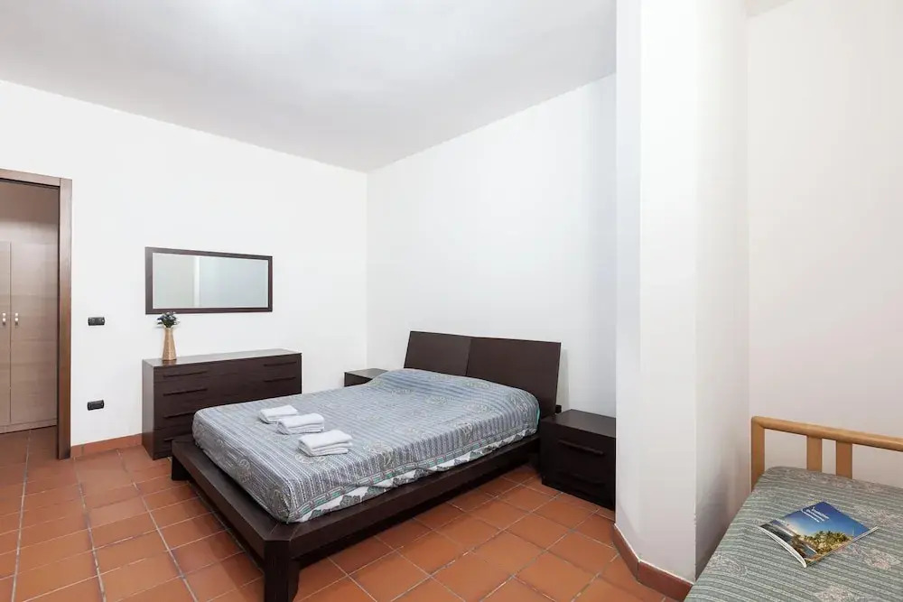 Villa Menhir with pool garden and tennis - Happy Rentals