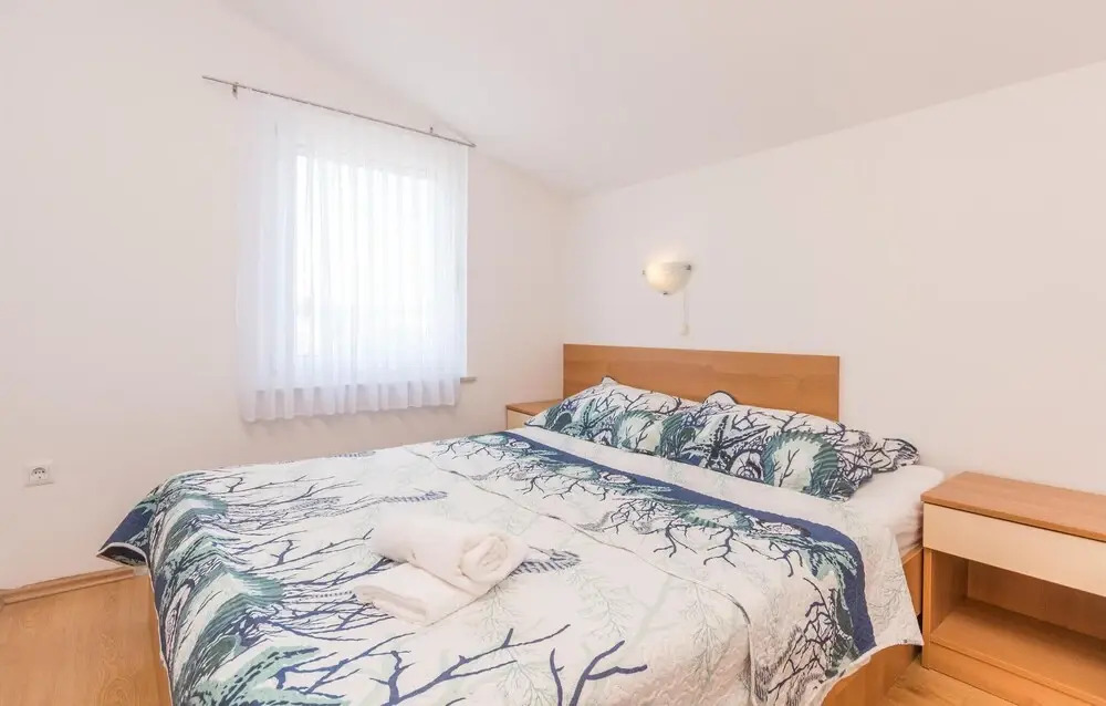 Stunning Apartment in Sveti Filip i Jakov With 2 Bedrooms and Wifi