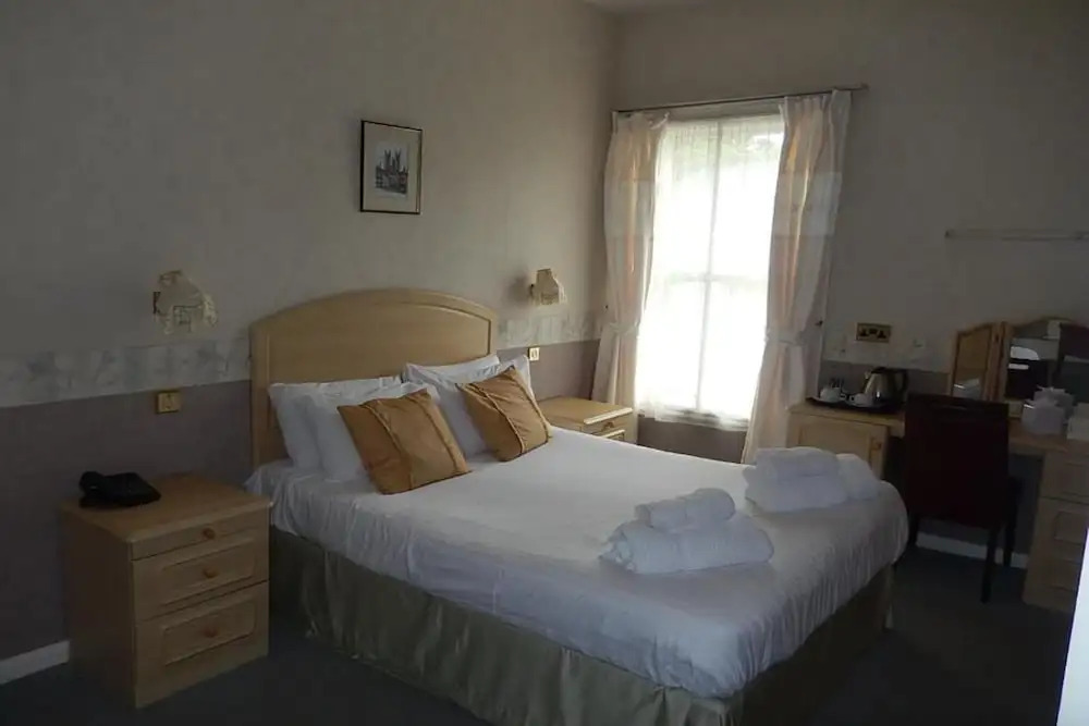 Eden House Hotel