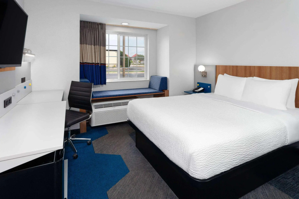 Microtel Inn by Wyndham Janesville