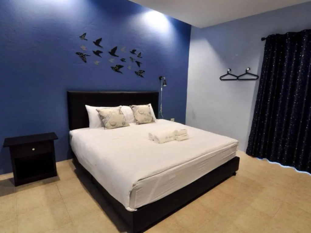 The Dozen Huahin Hotel