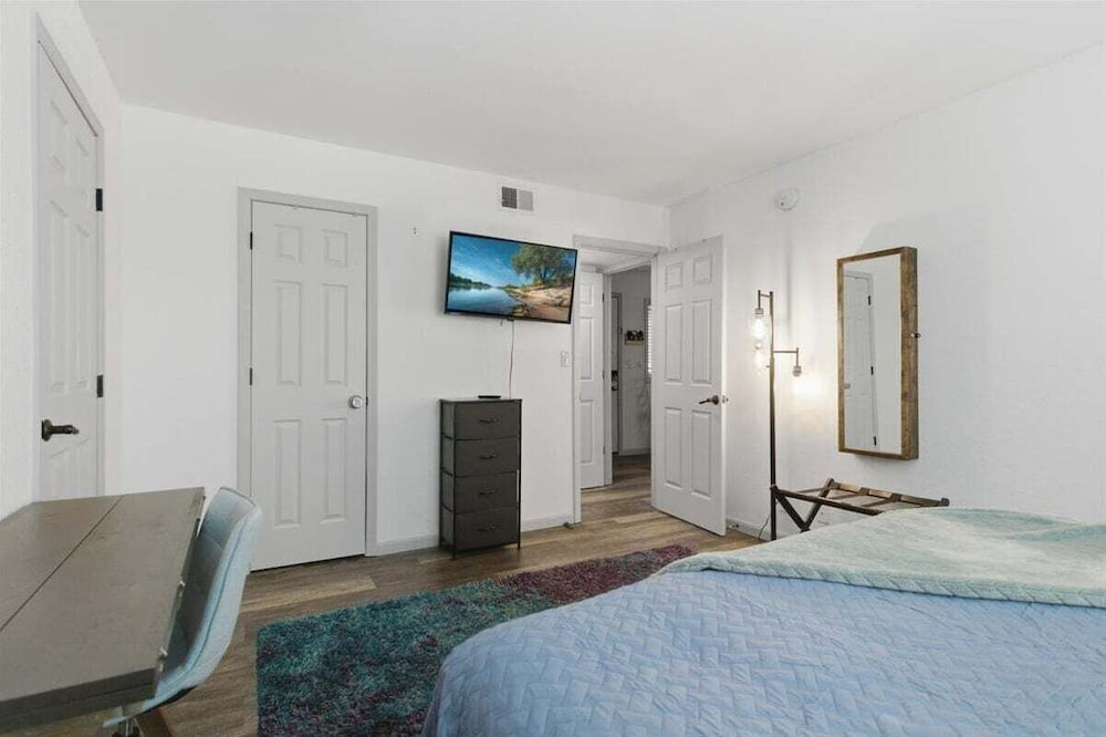 Prime Osage Beach Home, Pet-friendly w/ Garage Near Margaritaville, Dining & Golf
