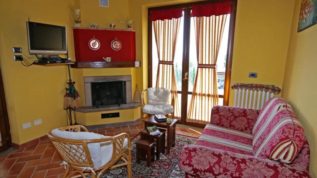 PERUCCIO 4, Emma Villas