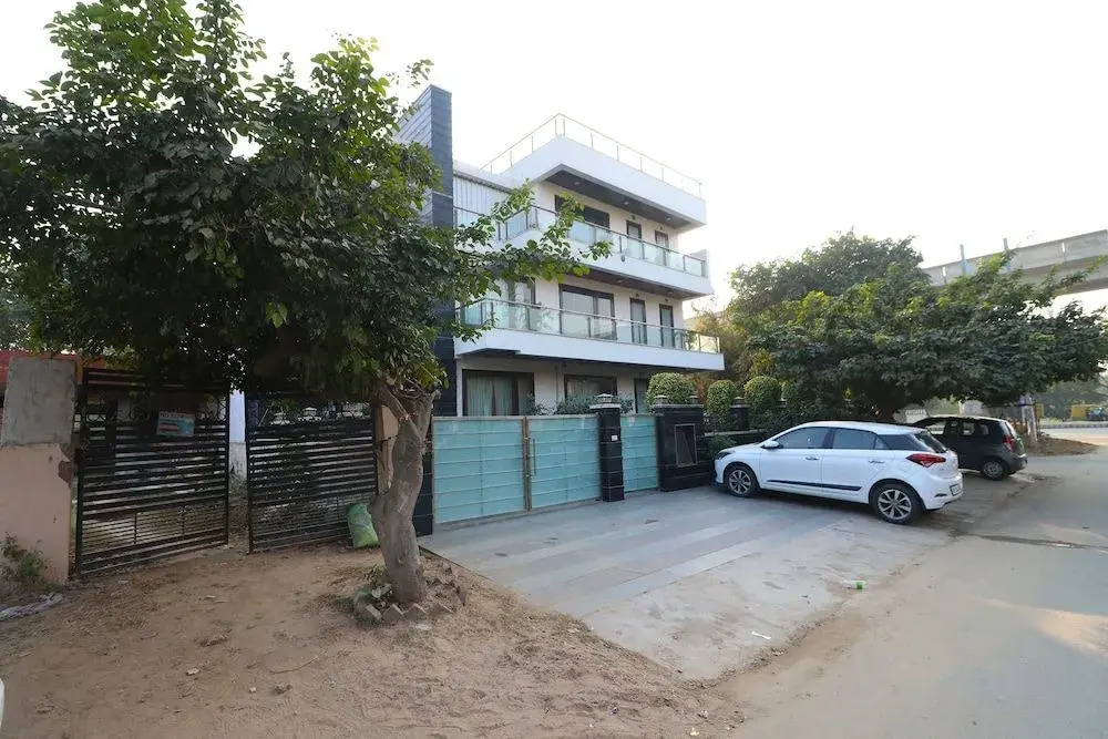 OYO 26915 Hotel North East Residency