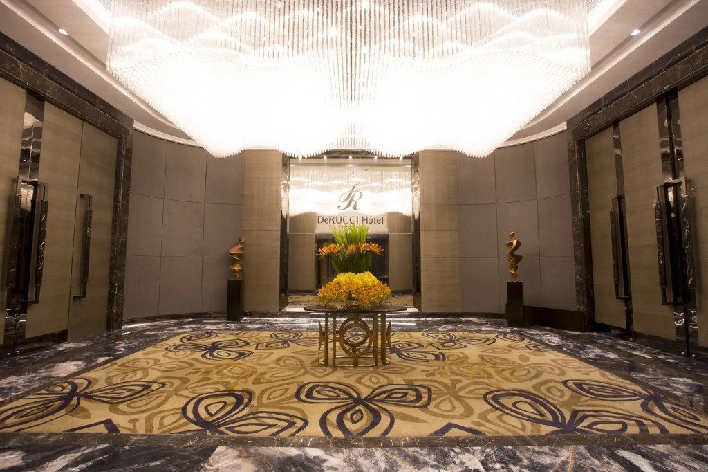DeRUCCI Hotel