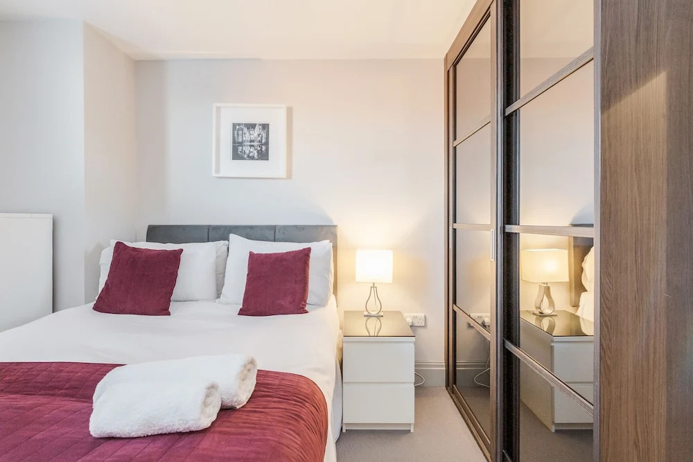 Roomspace Serviced Apartments - The Quadrant