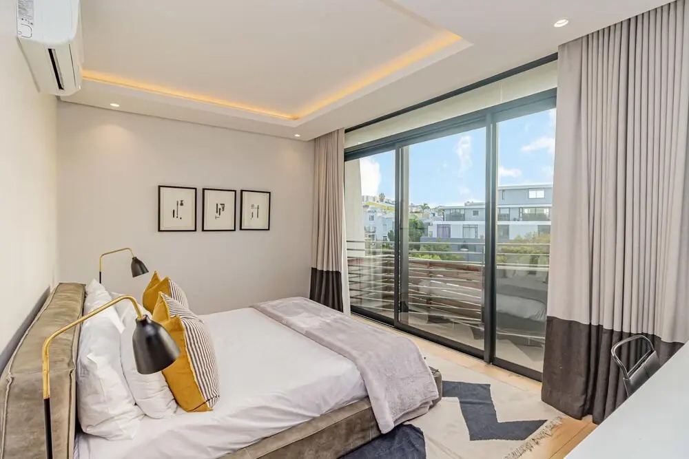 Modern Apartment in Sea Point With Rooftop Deck Penthouse on S