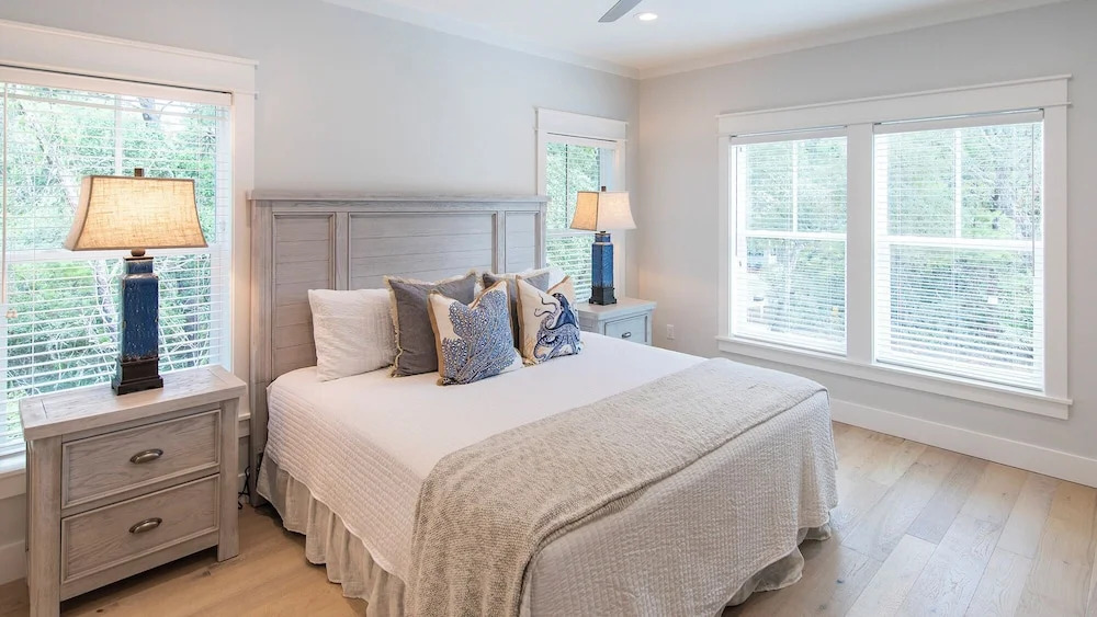 Seagrove - Sleeps 13 - Private Pool- Near Seaside
