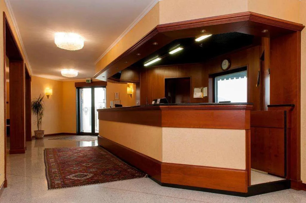 Hotel Motel Top