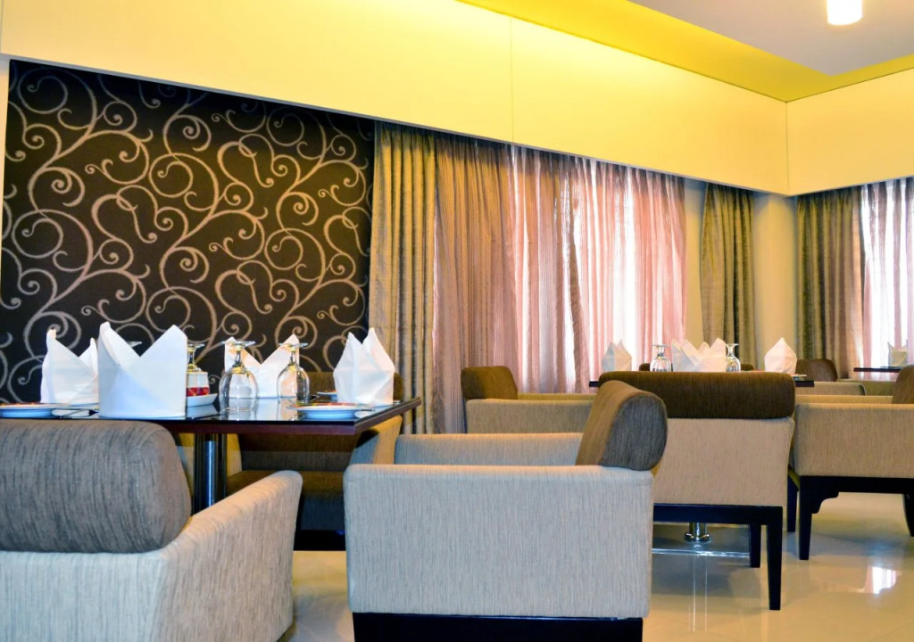 Hotel La Villa Western by Sea Pearl Beach Resort & Spa